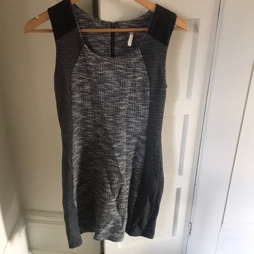 Grey sleeveless work dress